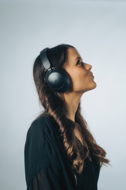 Logo trade ärikingitused foto: Urban Vitamin Cupertino RCS rplast ANC kõrvaklapid